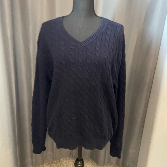 146. Brandy Melville Cable Knit Vneck Sweater, OS, EUC - Picture 1 of 5